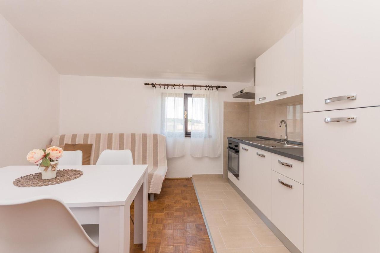 Apartment Lucija Biograd Na Moru Esterno foto
