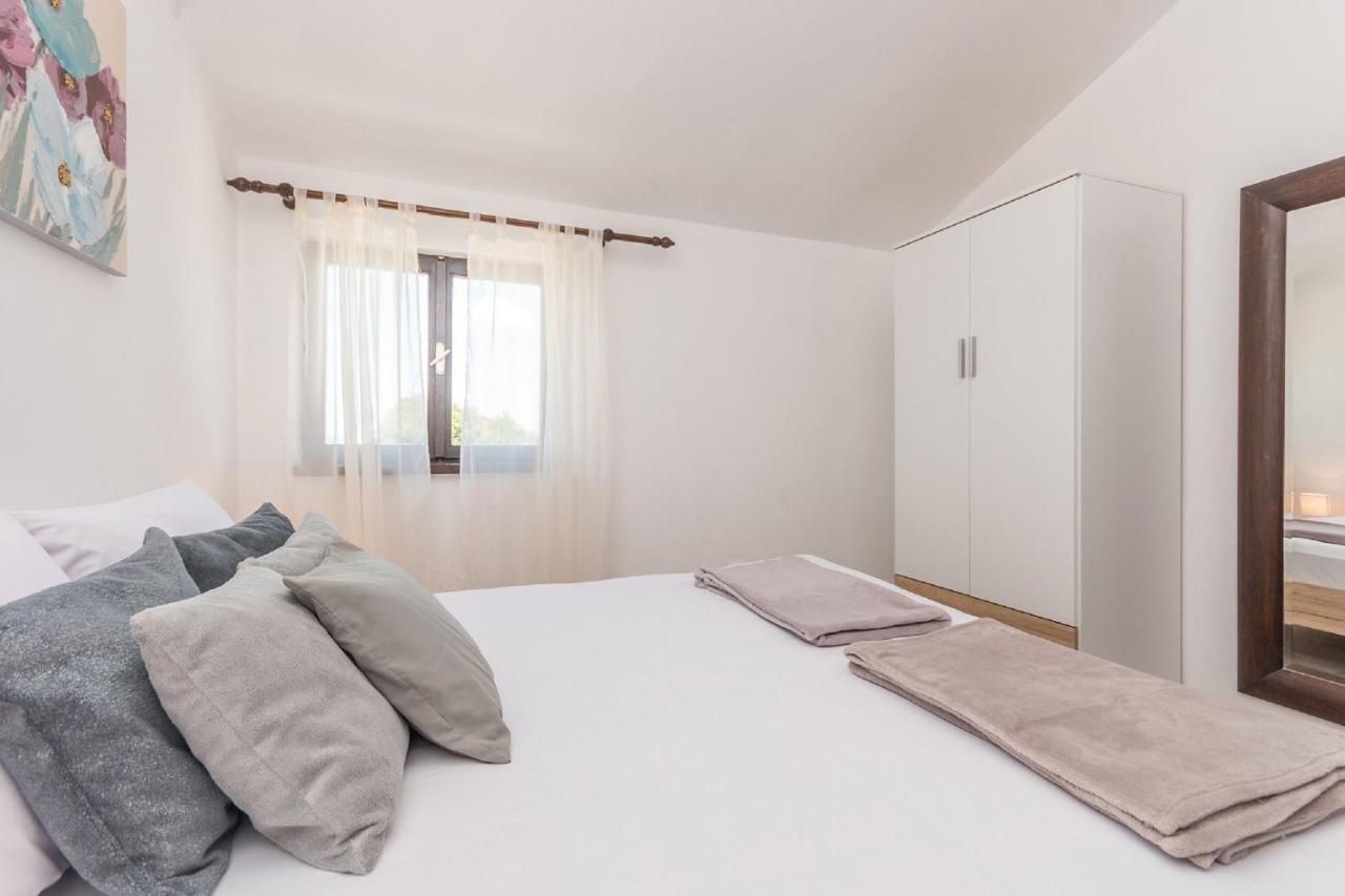 Apartment Lucija Biograd Na Moru Esterno foto